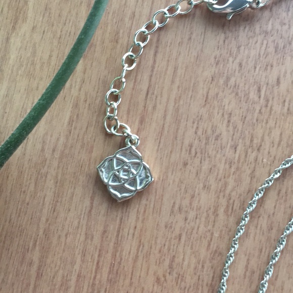 Kendra Scott Teardrop Necklace - Picture 2 of 4